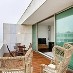 Leca Front Luxury Penthouse *