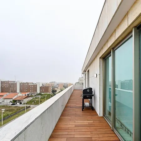 Leca Front Luxury Penthouse 아파트 *