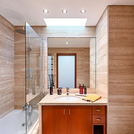 Leca Front Luxury Penthouse Apartament