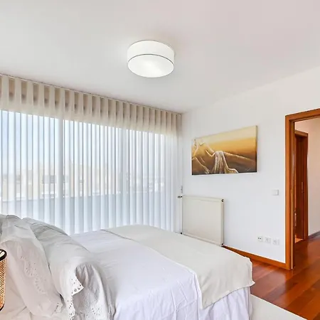 Apartament Leca Front Luxury Penthouse *