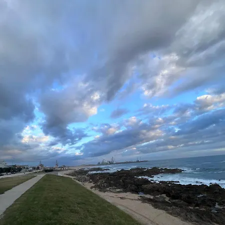 아파트 Leca Front Luxury Penthouse 레카다팔메이라