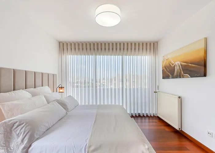 Leca Front Luxury Penthouse 아파트