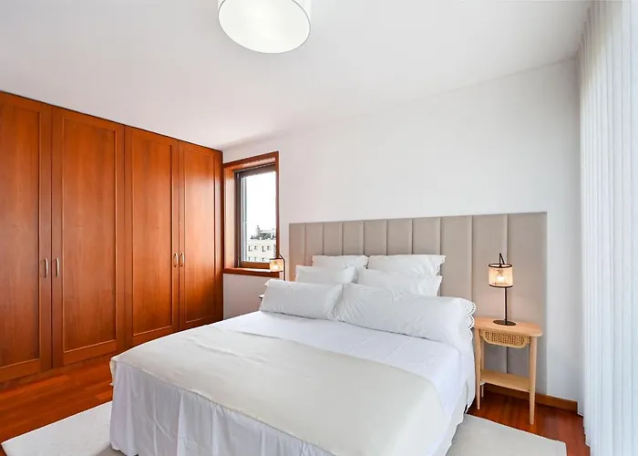 Leca Front Luxury Penthouse 아파트 *