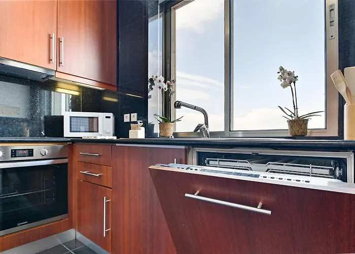 아파트 Leca Front Luxury Penthouse 레카다팔메이라