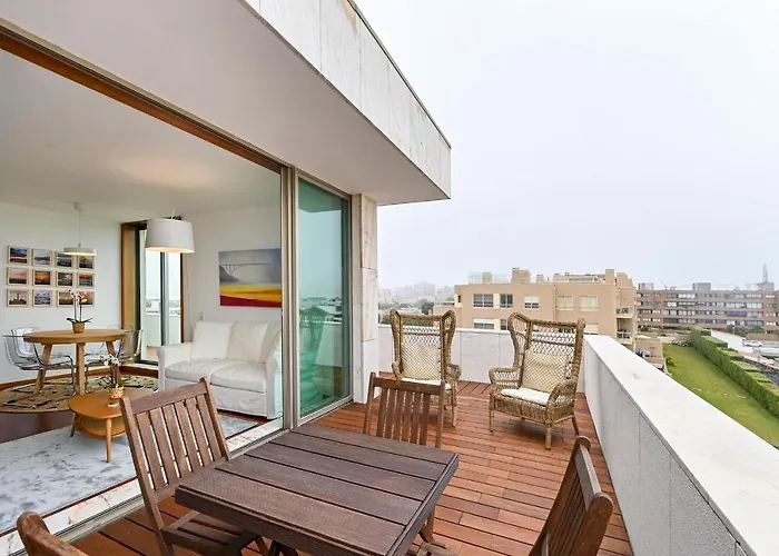 Leca Front Luxury Penthouse *